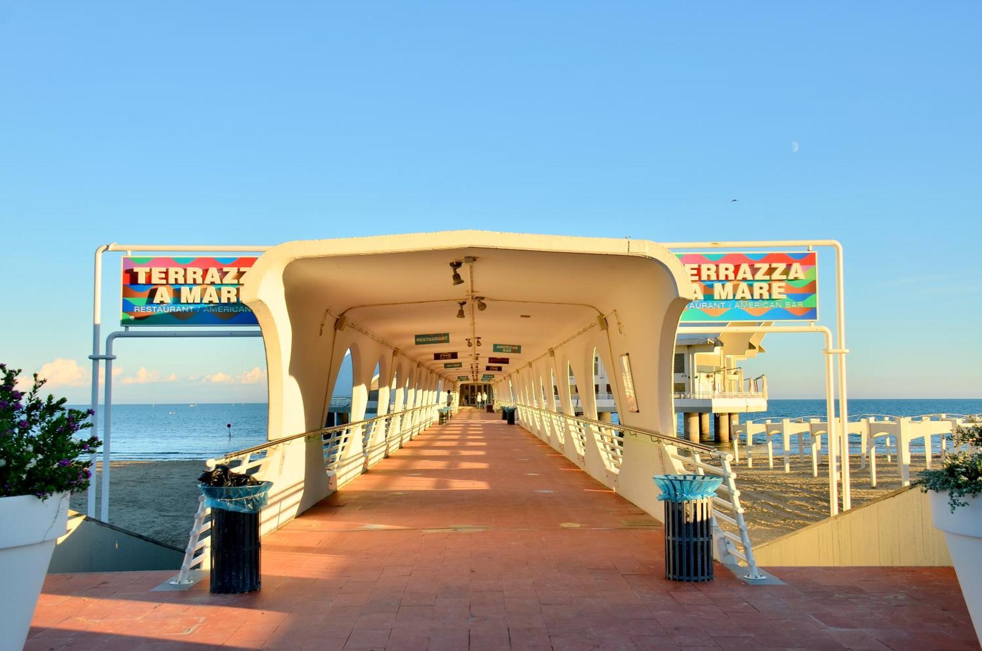 Hotel Etna Lignano Sabbiadoro Exterior photo